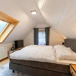 Schmuckes Geräumiges Haus Mit Garten In Für Bis Zu 8 Gäste Ideal Für Familien Und Gruppen Graz
