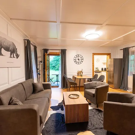 Semesterbostad Schmuckes Geräumiges Haus Mit Garten In Für Bis Zu 8 Gäste Ideal Für Familien Und Gruppen *