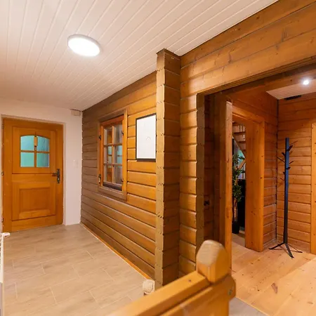 Schmuckes Geräumiges Haus Mit Garten In Für Bis Zu 8 Gäste Ideal Für Familien Und Gruppen Casa de Férias