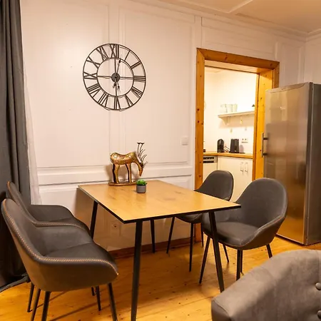 Сasa de vacaciones Schmuckes Geräumiges Haus Mit Garten In Für Bis Zu 8 Gäste Ideal Für Familien Und Gruppen *