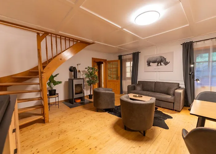 Schmuckes Geräumiges Haus Mit Garten In Für Bis Zu 8 Gäste Ideal Für Familien Und Gruppen 度假居